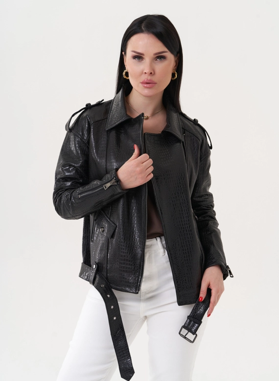 Кожаная куртка "косуха" черного цвета