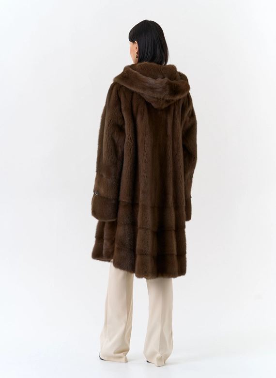 Шуба из меха норки с капюшоном