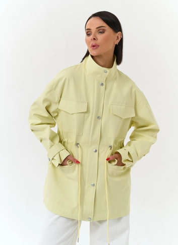 Женская ветровка с воротником стойкой