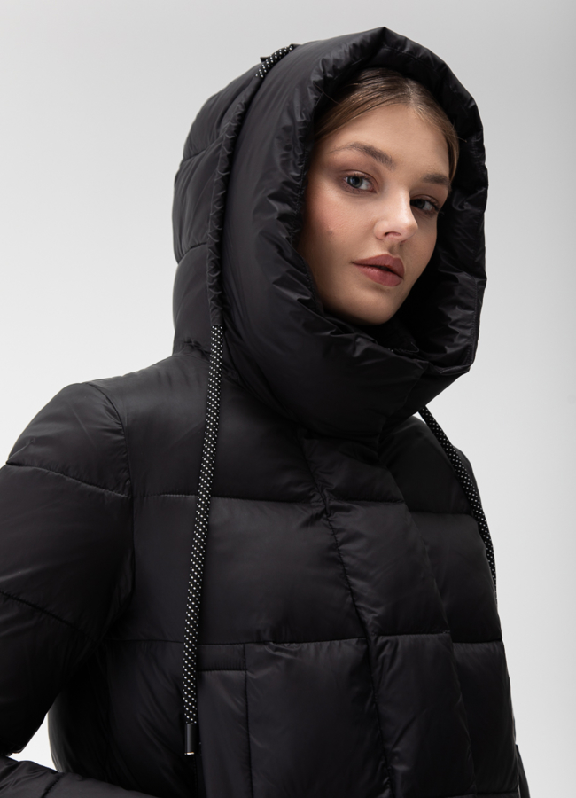 Пуховик женский с капюшоном  модель № 28017 универмаг малина