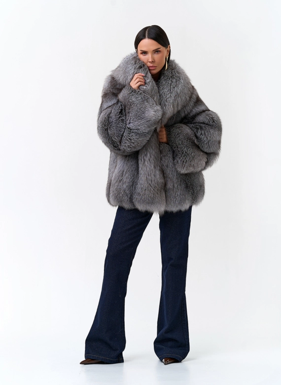 Шуба из меха чернобурой лисы