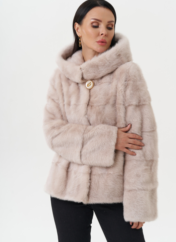 Светлая норковая шуба с капюшоном