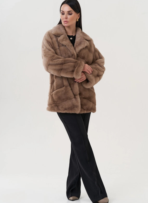 Шуба из норки с английским воротником 