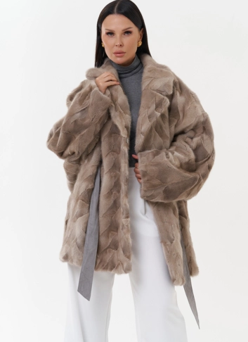 Шуба из меха скандинавской норки с поясом фото