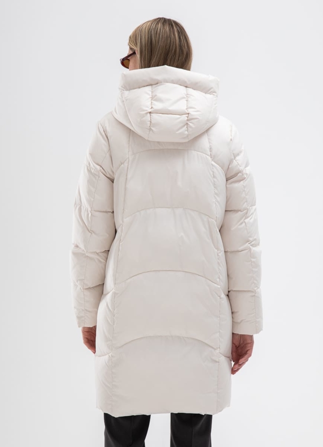 фото Женский пуховик белого цвета с капюшоном модель № 31128