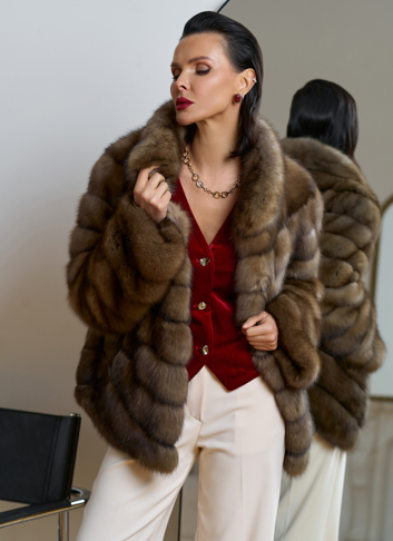 Женская шуба из соболя с воротником стойкой