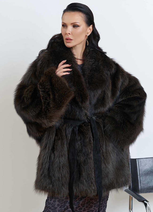 Шуба из меха канадского енота модель № 28885 меха малина