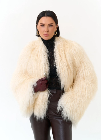 Женская шуба из ламы фото