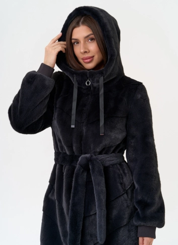 Женская шуба из эко меха с капюшоном