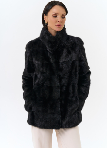 Укороченная норковая шуба с воротником стойкой черного цвета Укороченная норковая шуба с воротником стойкой черного цвета