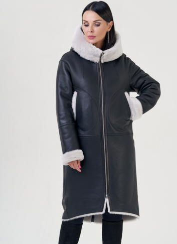 Двухсторонняя женская дубленка с капюшоном
