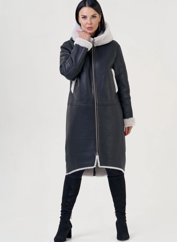 Двухсторонняя женская дубленка с капюшоном