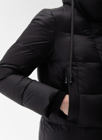 Пуховик женский с капюшоном 