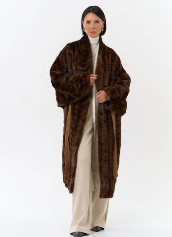 Шуба из меха норки с поясом