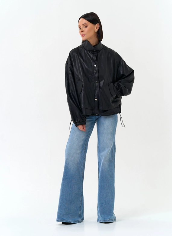 Женская объемная куртка из эко кожи
