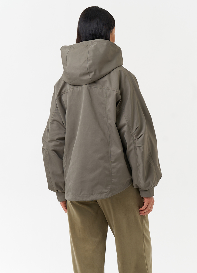 Короткая женская ветровка с капюшоном модель № 30043 универмаг малина