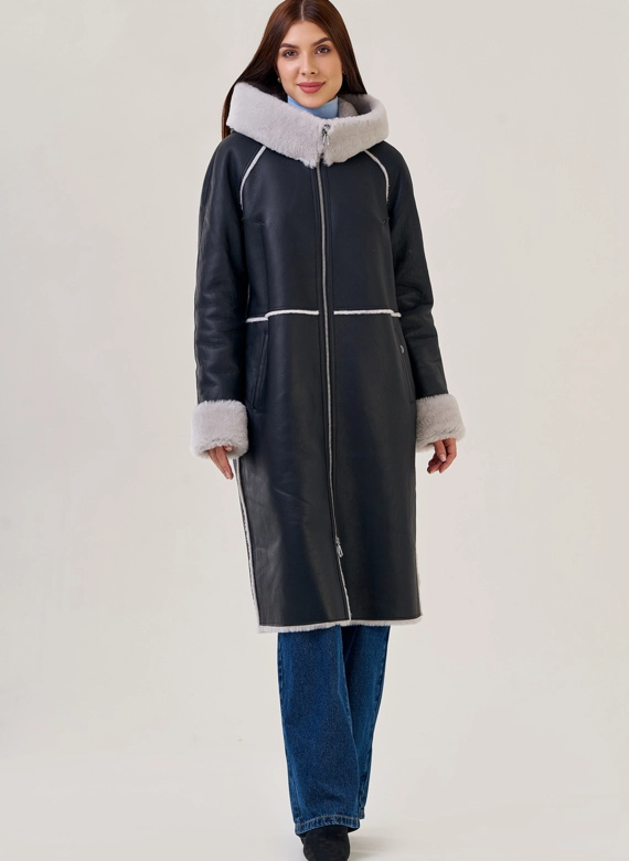 Женская дубленка с капюшоном