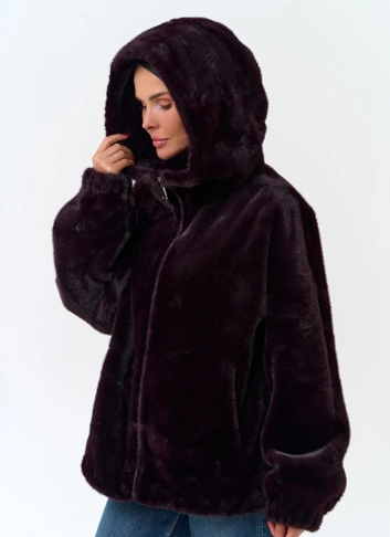 Женская шуба из эко меха с капюшоном фото