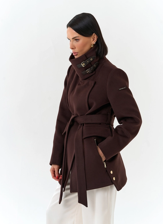 Женское укороченное пальто с воротником стойкой