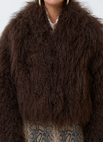 Короткая шуба из ламы